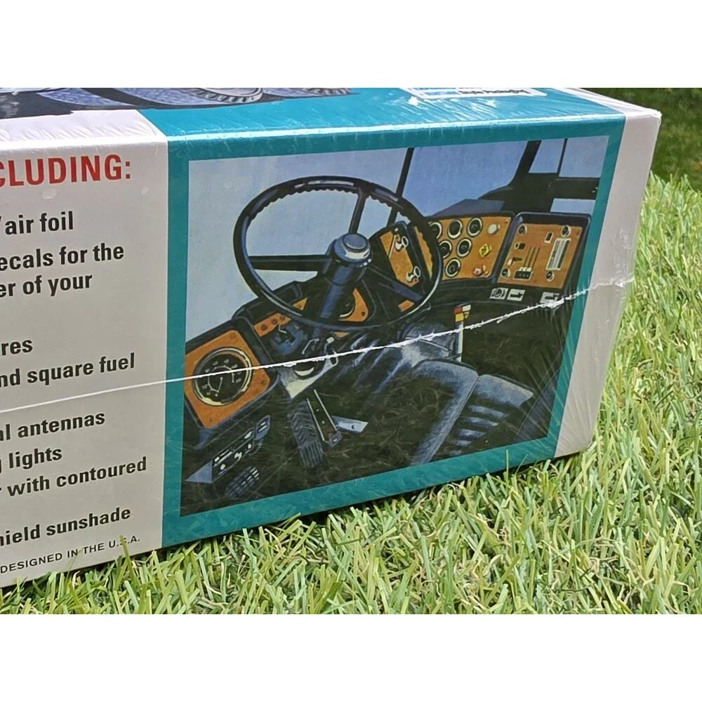 AMT GMC Astro 95 Model Kit 1:25 #1140/06 New Sealed Retro Deluxe